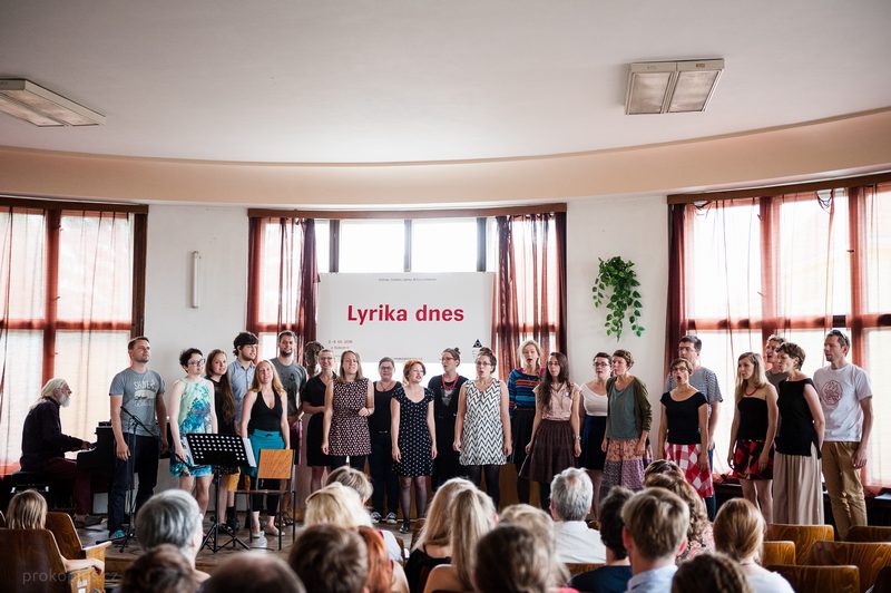 sbor na Šrámkově Sobotce vede Jiří Šlupka Svěrák